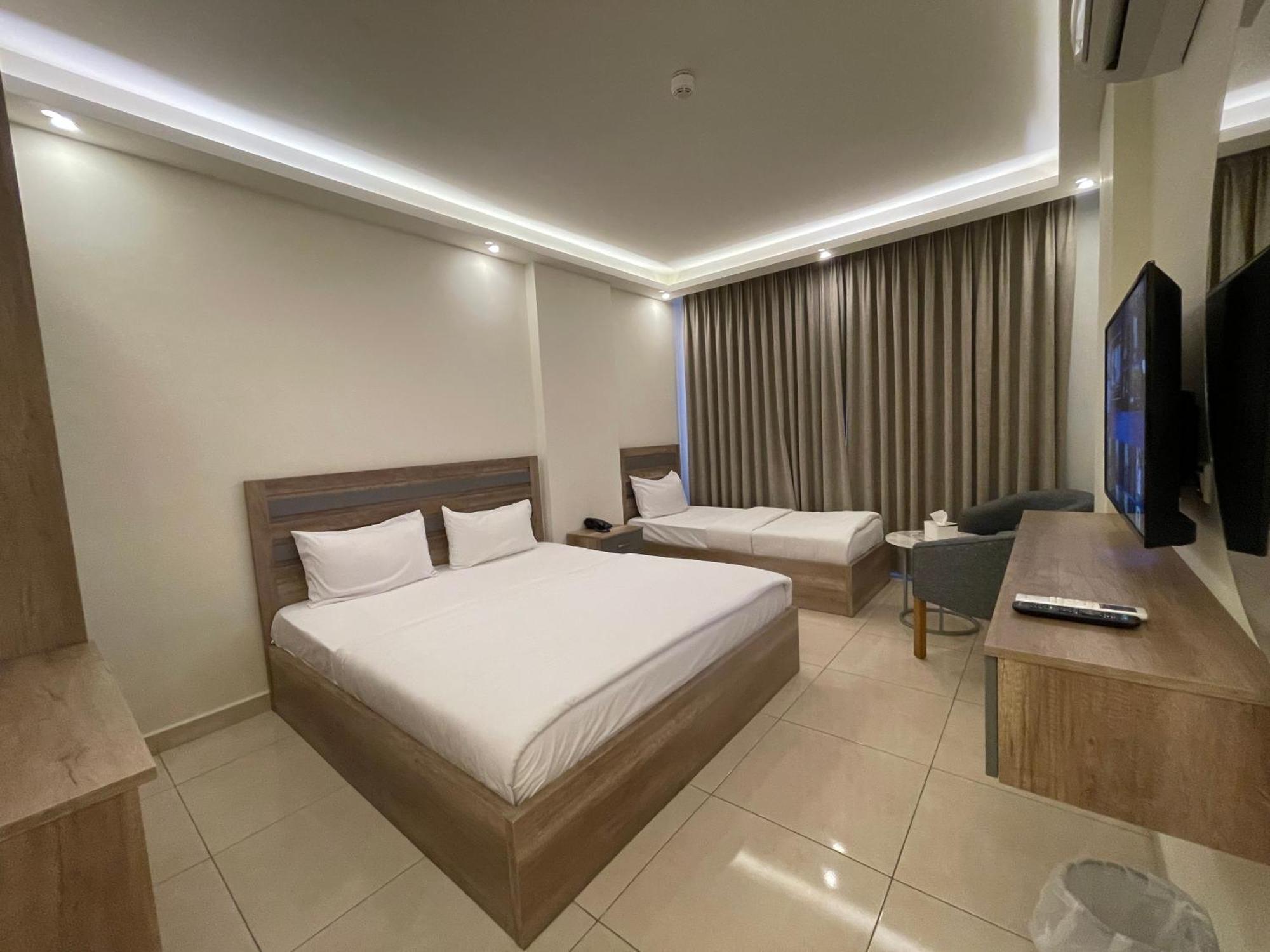 Aster Hotel Akaba Buitenkant foto