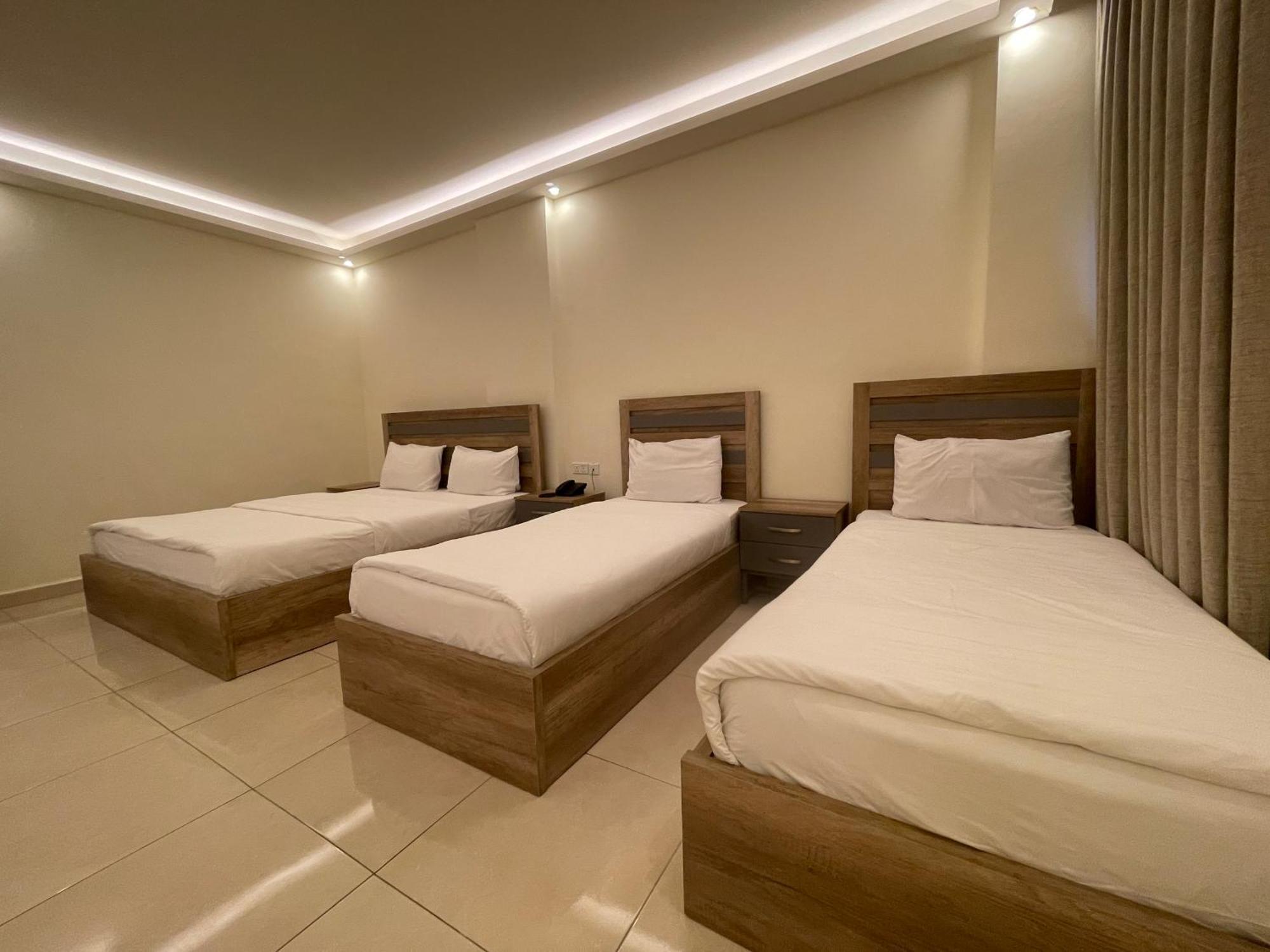 Aster Hotel Akaba Buitenkant foto